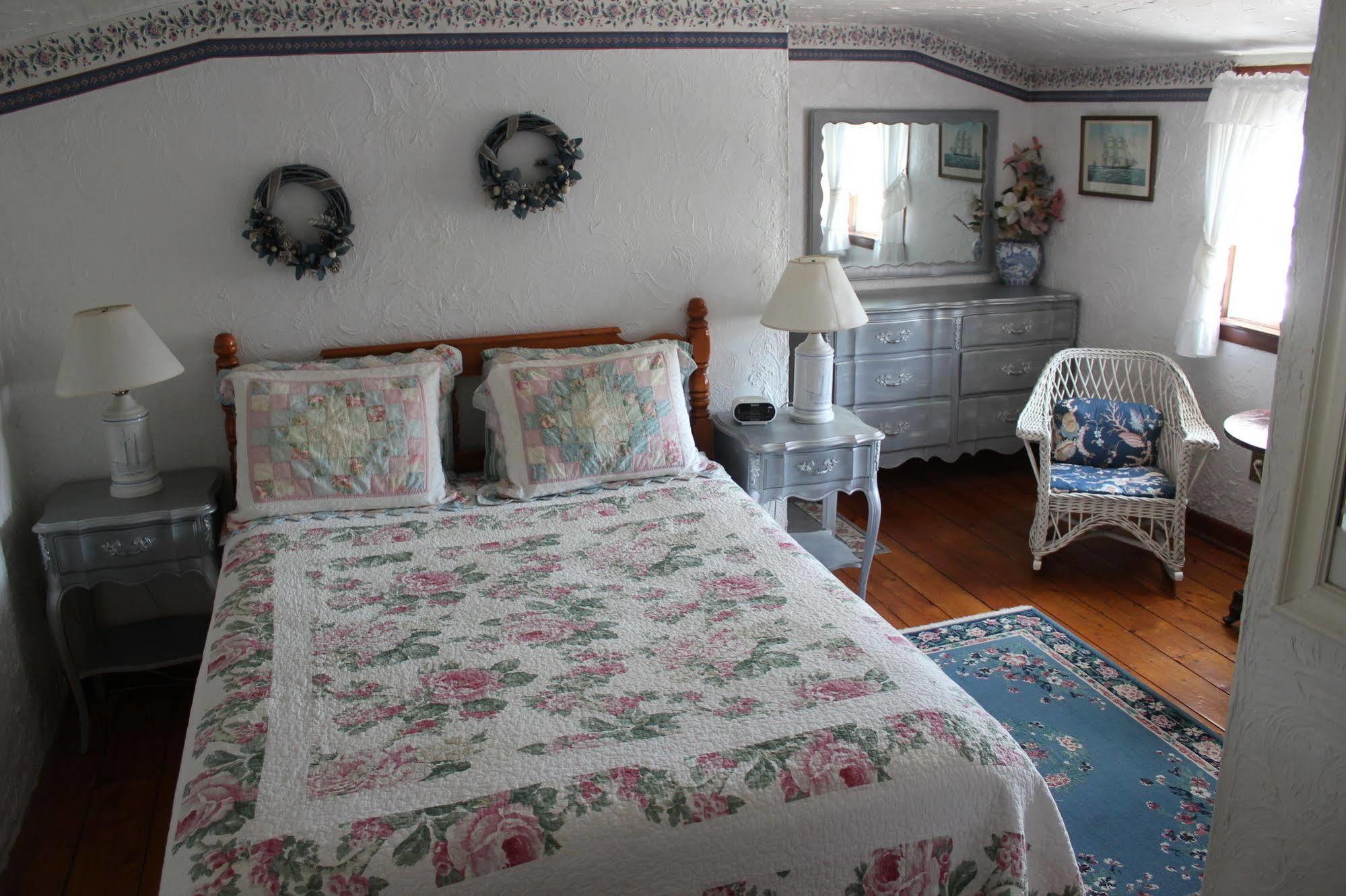 Sea Breeze Inn Hyannis Port Extérieur photo