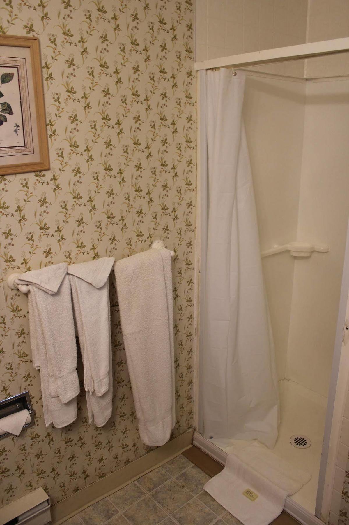 Sea Breeze Inn Hyannis Port Extérieur photo