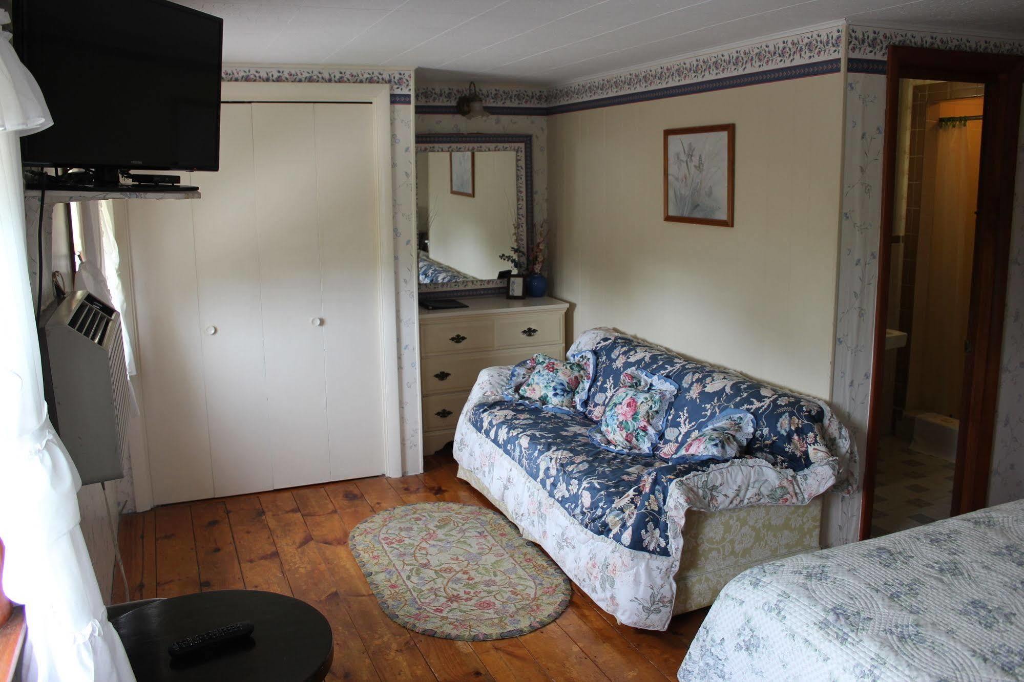 Sea Breeze Inn Hyannis Port Extérieur photo