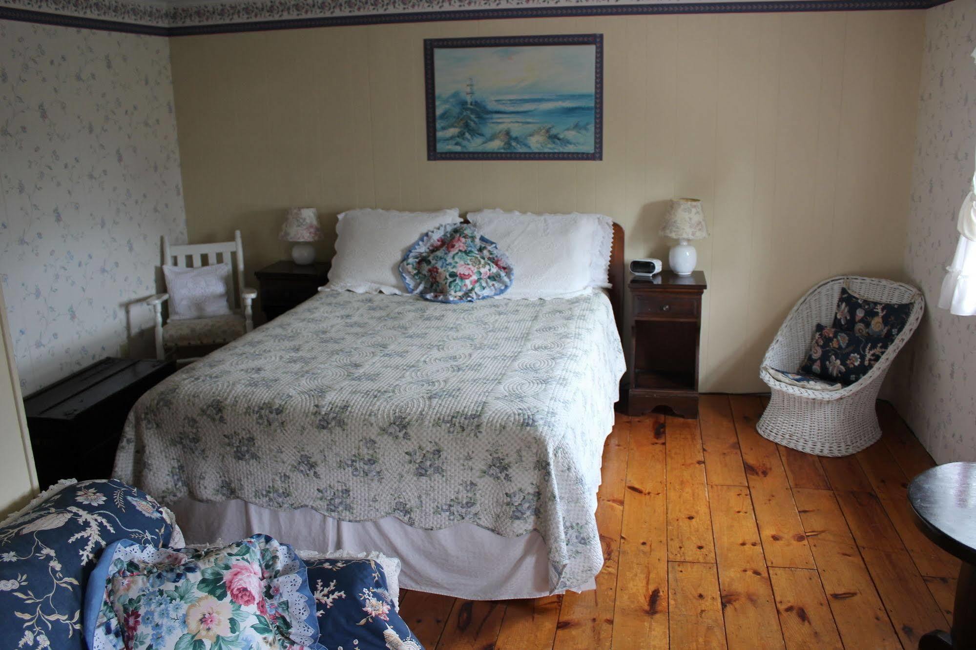 Sea Breeze Inn Hyannis Port Extérieur photo