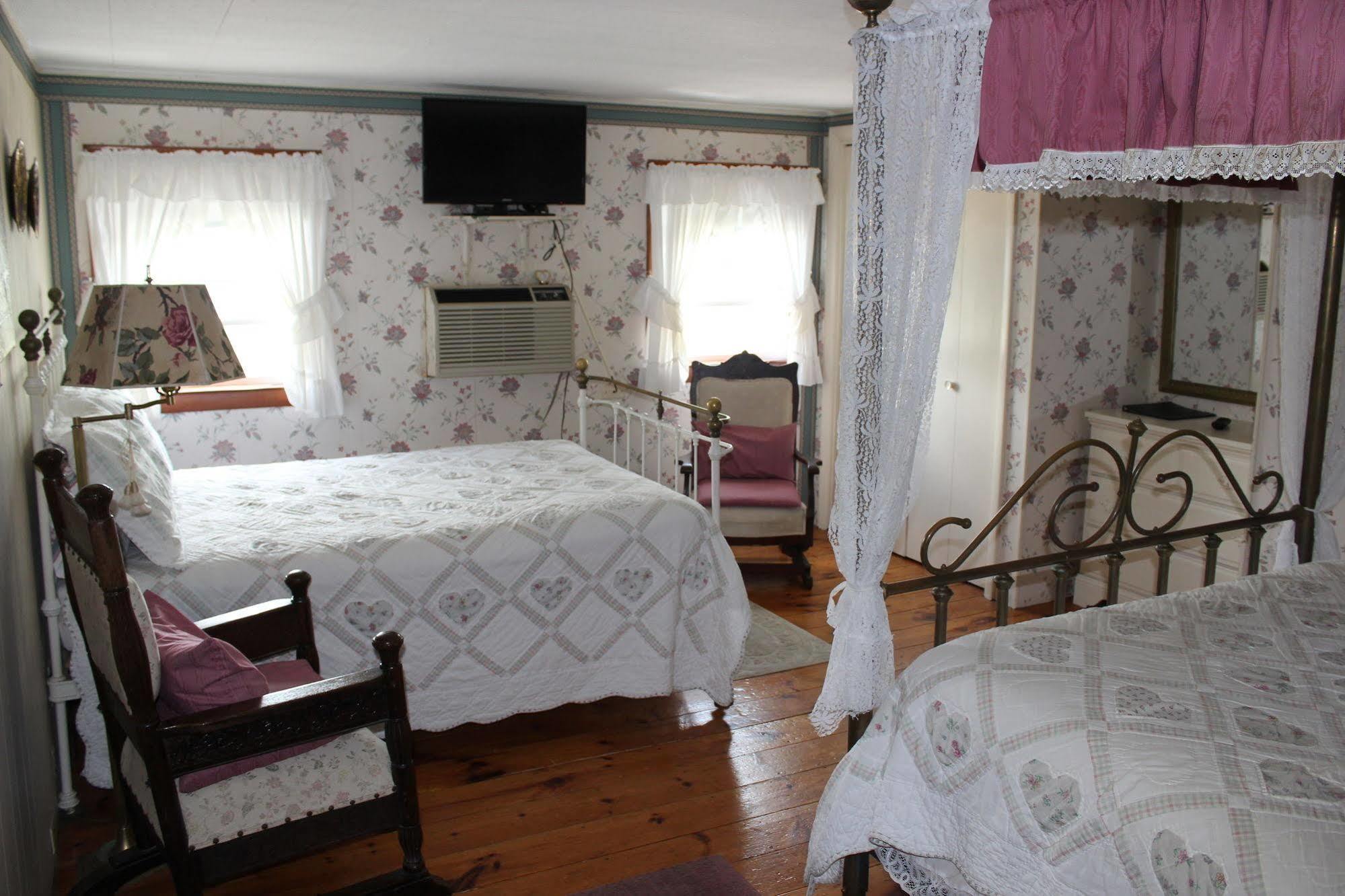 Sea Breeze Inn Hyannis Port Extérieur photo